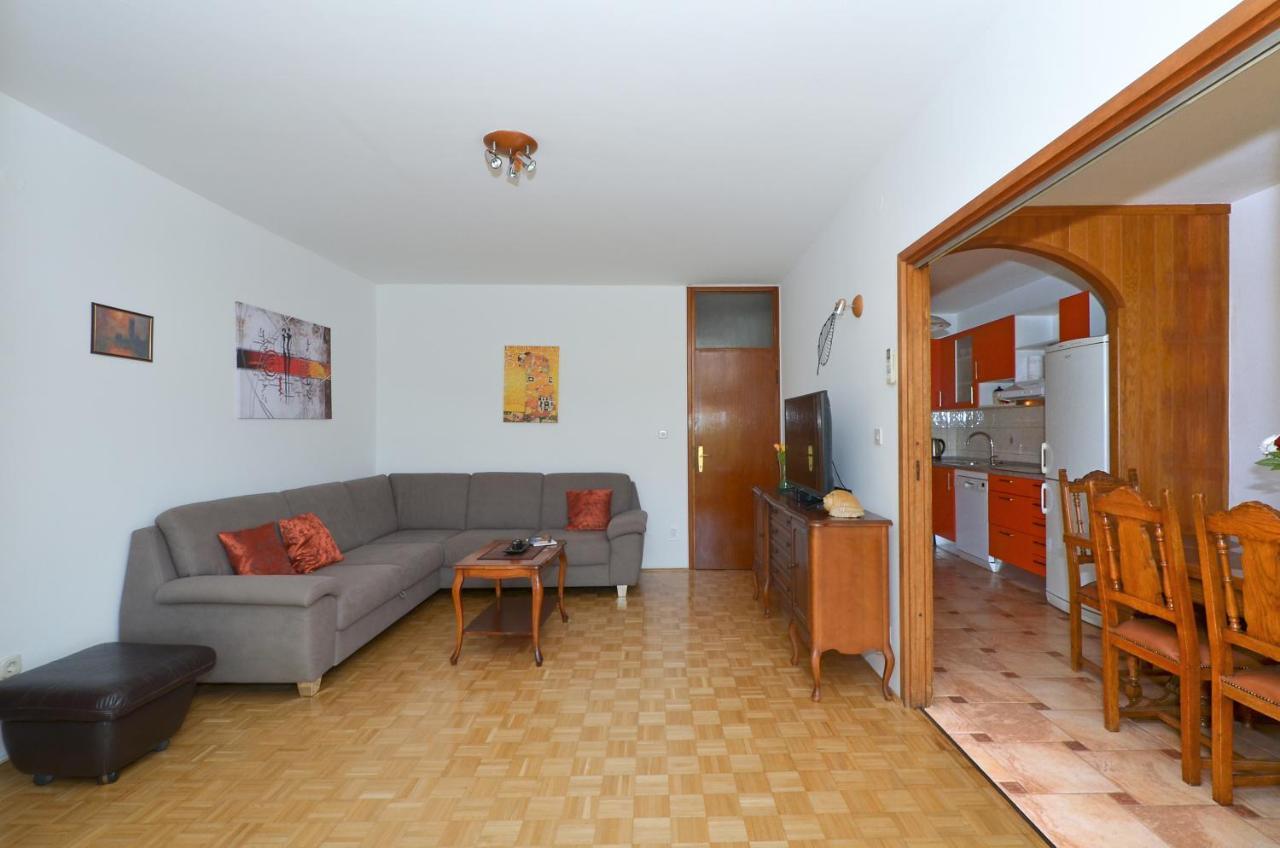 Apartman Lazy Summer Days สปลิท ภายนอก รูปภาพ