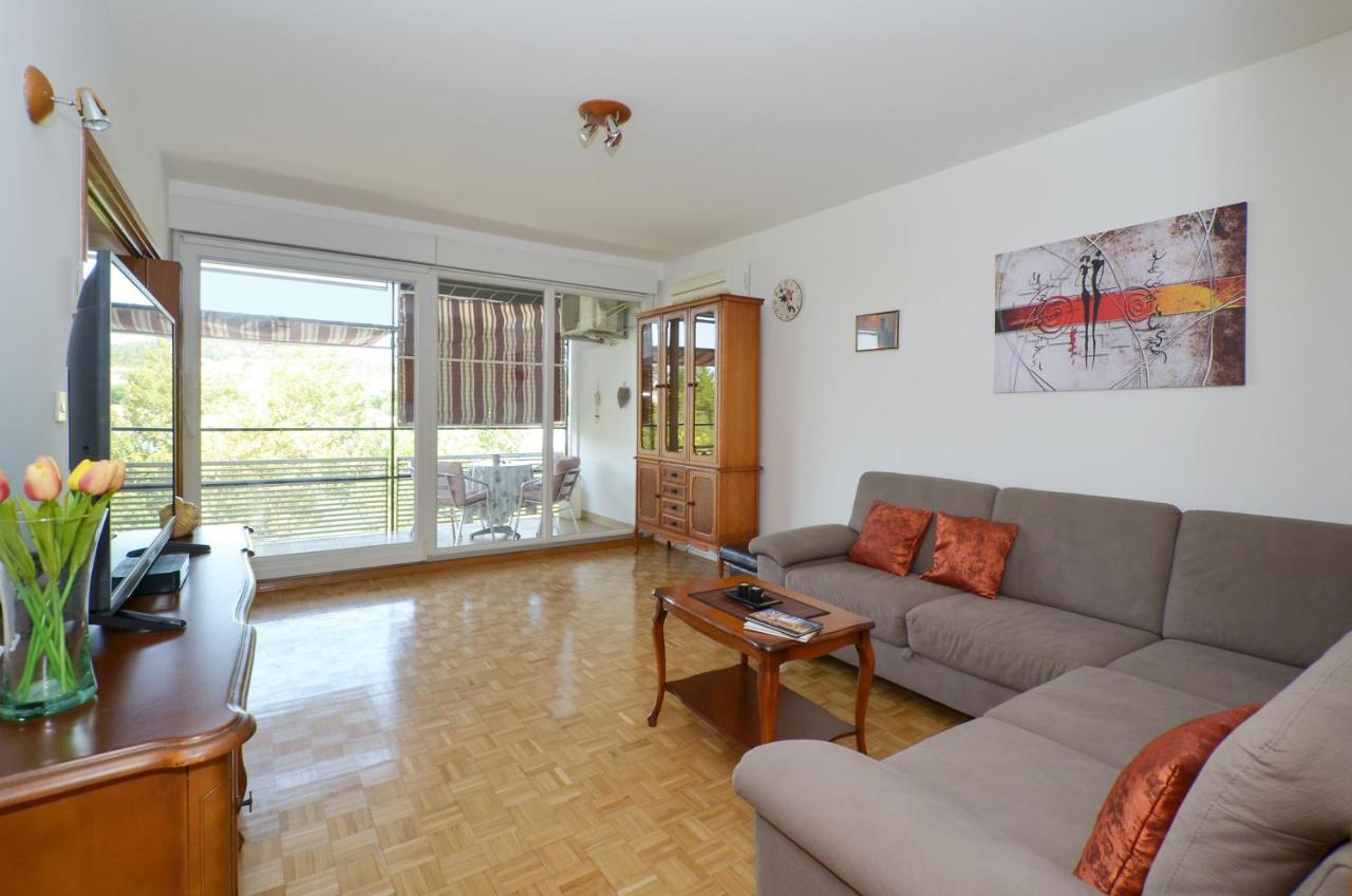 Apartman Lazy Summer Days สปลิท ภายนอก รูปภาพ